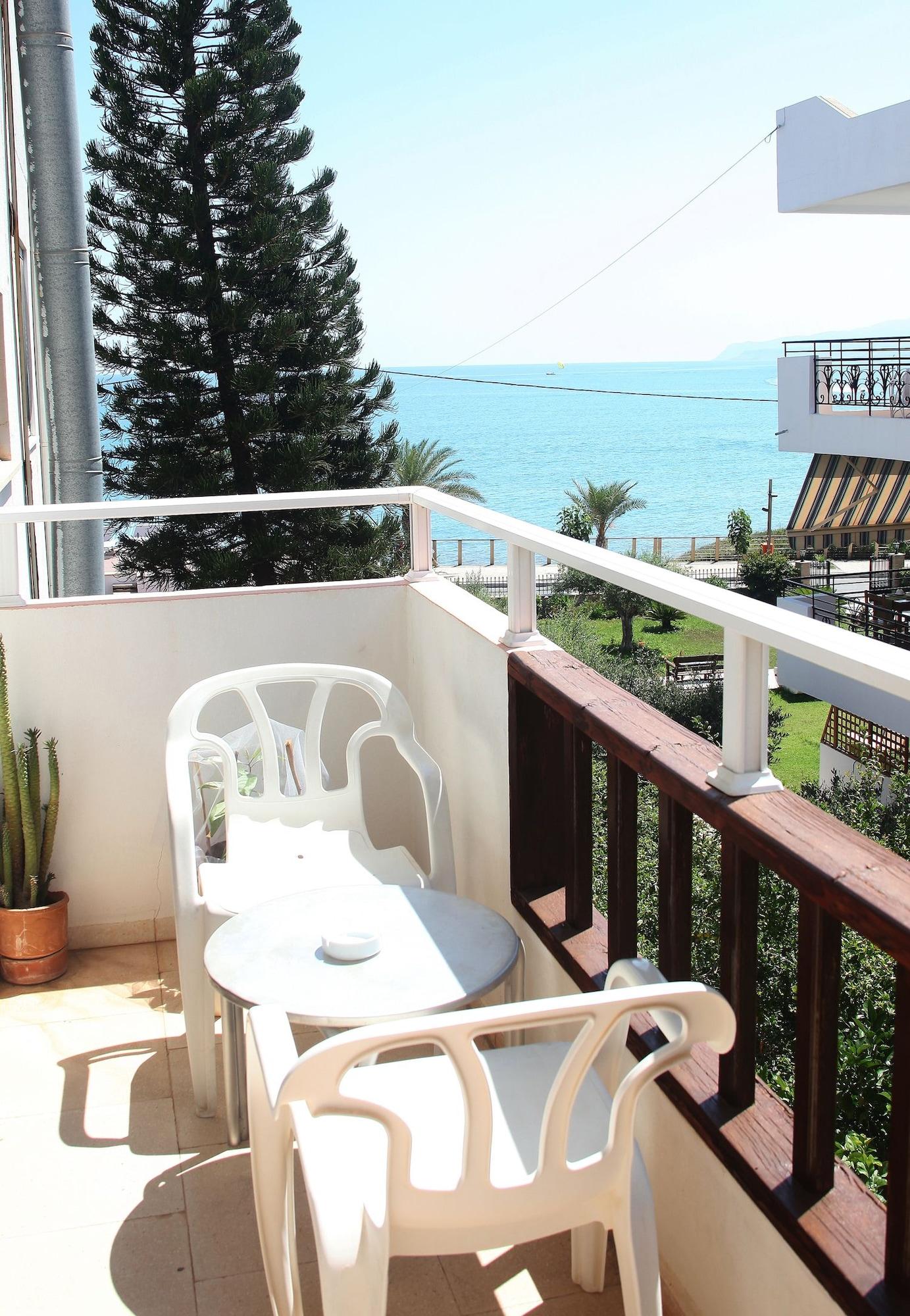 Hotel Thisvi Сталида Экстерьер фото