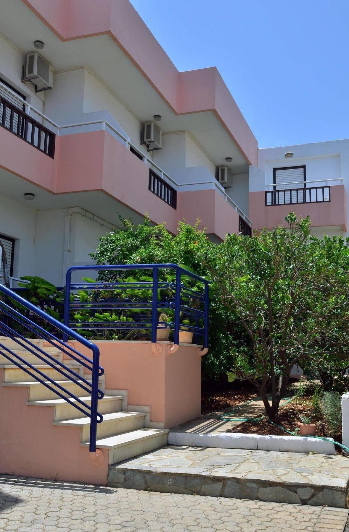 Hotel Thisvi Сталида Экстерьер фото